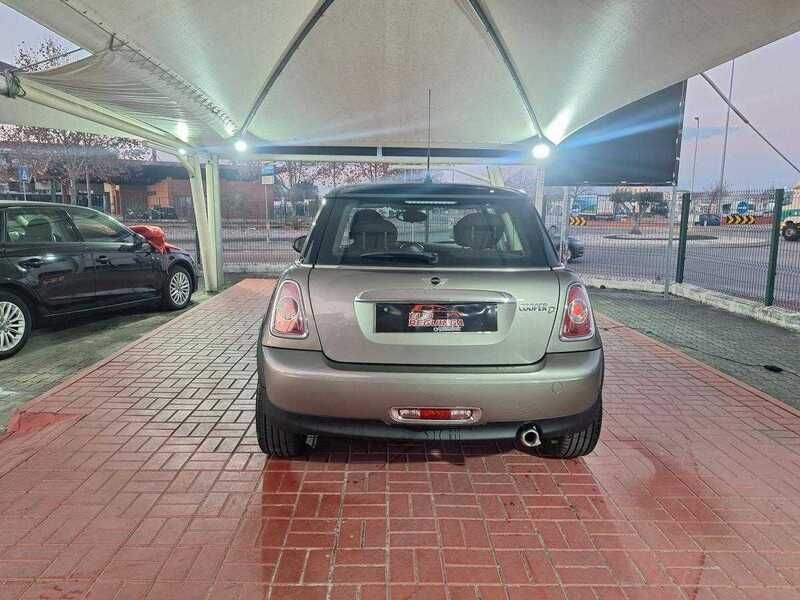 Usado Mini Cooper 112 HP (82 kW) 2014 Cinzento Citadino