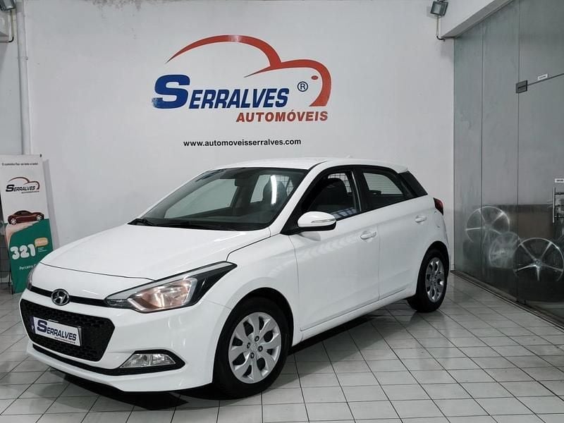 Usado Hyundai i20 75 HP (55 kW) 2016 Branco