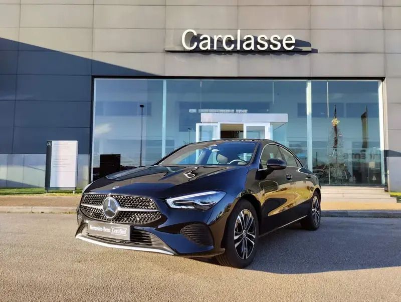 Preto cosmos Usado 2023 Mercedes CLA180 Sedan | € 39.900 (Preço elevado) - Imagem 1/4