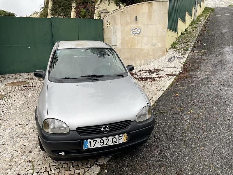 Usado 2000 Opel Corsa Sedan | € 1.250 (Bom preço) - Imagem 1/4