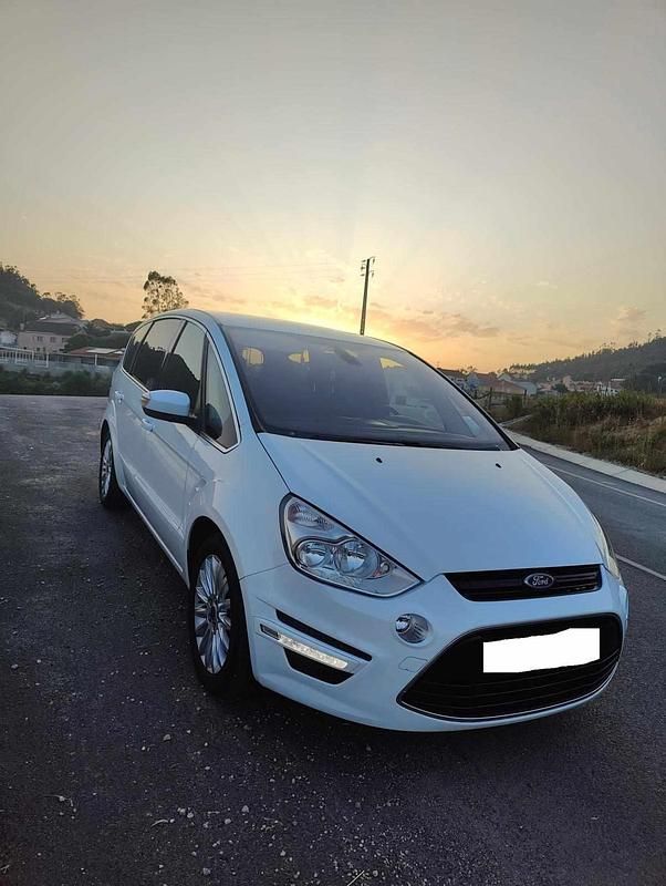 Usado Ford S-MAX S 116 HP (85 kW) 2013 Branco Monovolume