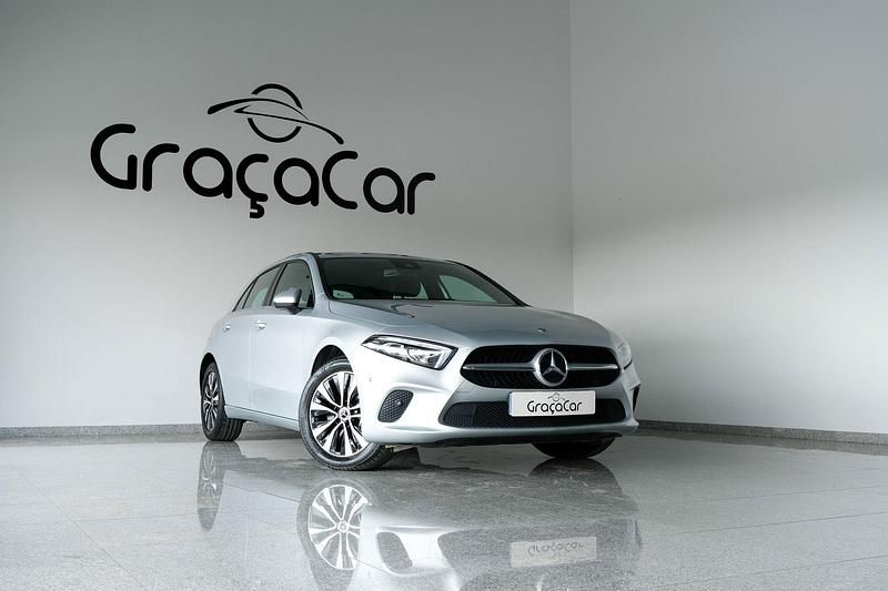 Cinza Usado 2022 Mercedes A250 Progressive | € 27.500 (Preço justo) - Imagem 1/4