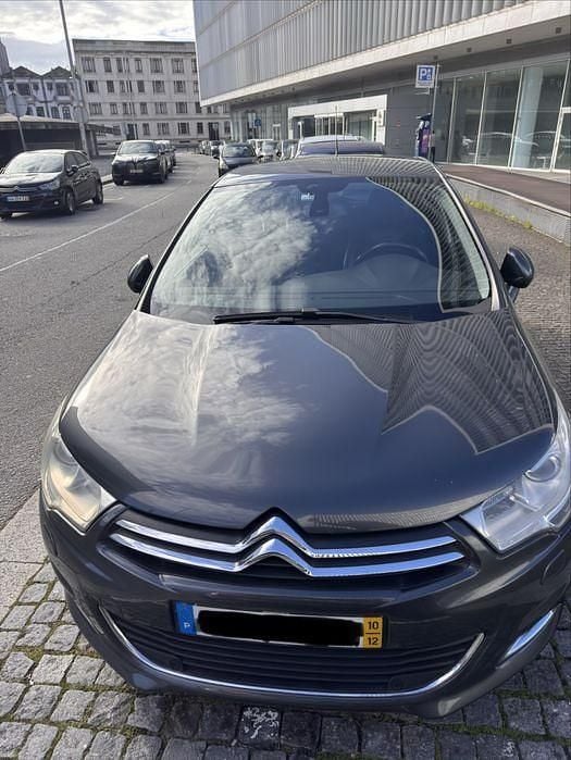 Cinzento Usado 2010 Citroën C4 Exclusive Sedan | € 5.600 (Bom preço) - Imagem 1/4