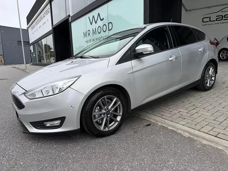 Usado Ford Focus Titanium 120 HP (88 kW) 2018 Cinza antracite Citadino