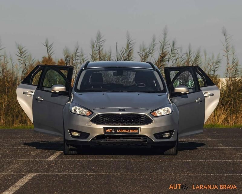 Usado Ford Focus Trend+ 120 HP (88 kW) 2015 Cinzento Carrinha