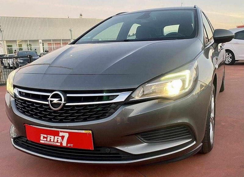 Usado Opel Astra Business Edition 136 HP (100 kW) 2019 Cinza Carrinha