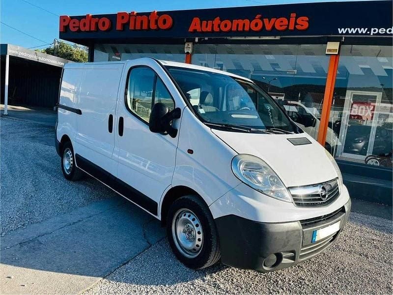Usado Opel Vivaro 114 HP (83 kW) 2008 Branco Monovolume
