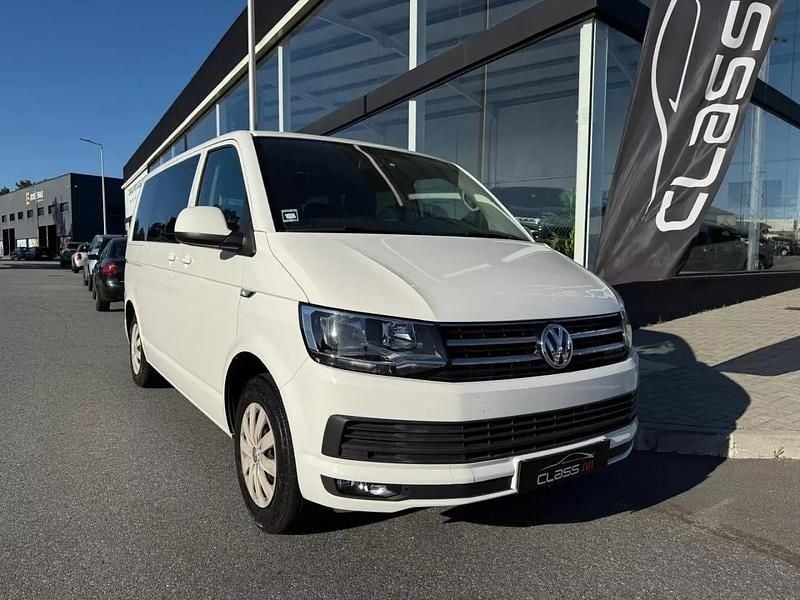 Branco Usado 2020 VW Caravelle Comfortline Monovolume | € 34.350 - Imagem 1/4