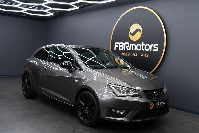 Cinzento Usado 2015 Seat Ibiza FR Coupé | € 9.990 (Preço justo) - Imagem 1/4