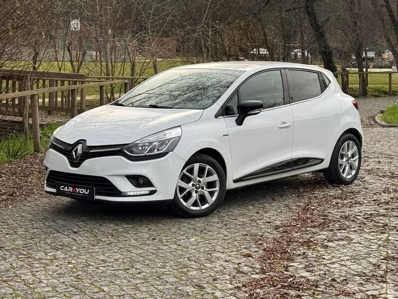 Branco Usado 2019 Renault Clio IV LIMITED | € 15.990 (Caro) - Imagem 1/4