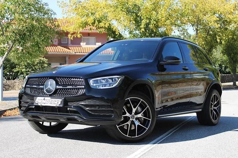 Preto Usado 2021 Mercedes GLC300e SUV | € 41.500 (Preço justo) - Imagem 1/4