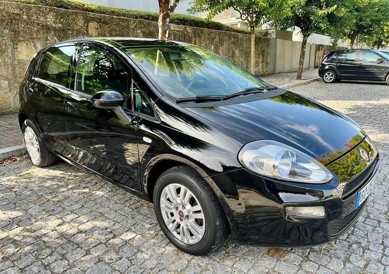 Preto Usado 2013 Fiat Punto Citadino | € 4.950 (Bom preço) - Imagem 1/4
