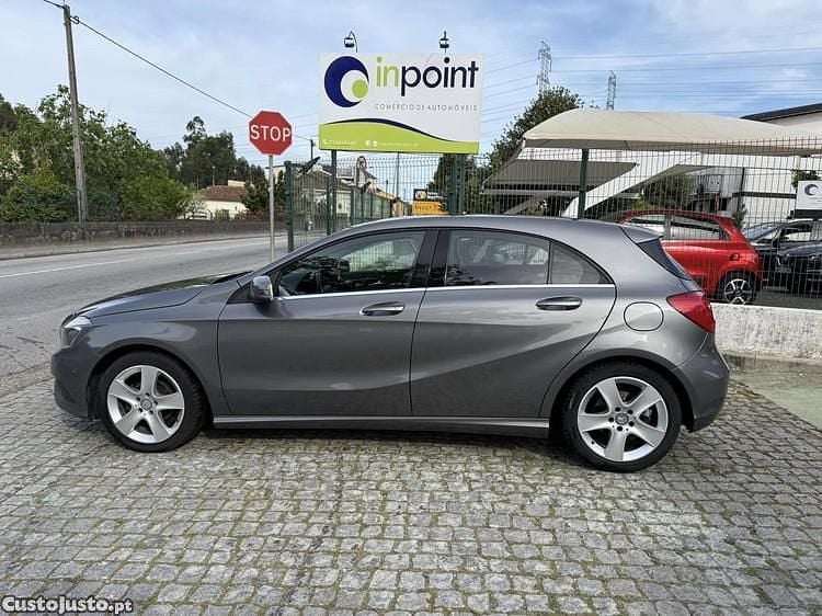 Usado Mercedes A160 Urban 110 HP (80 kW) 2016 Cinza