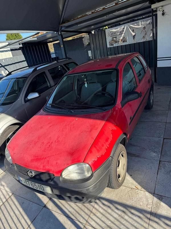 Usado Opel Corsa 54 HP (39 kW) 1997 Vermelho Citadino