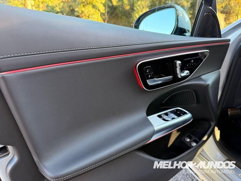 Usado Mercedes E300 313 HP (230 kW) 2024 Cinza Sedan