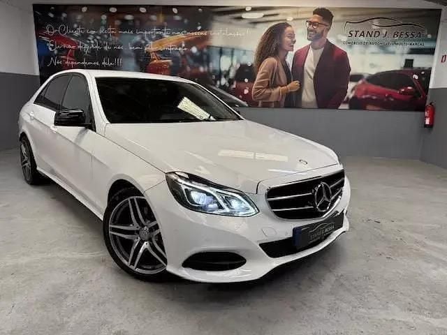 Usado Mercedes E250 Avantgarde 204 HP (150 kW) 2016 Branco Sedan