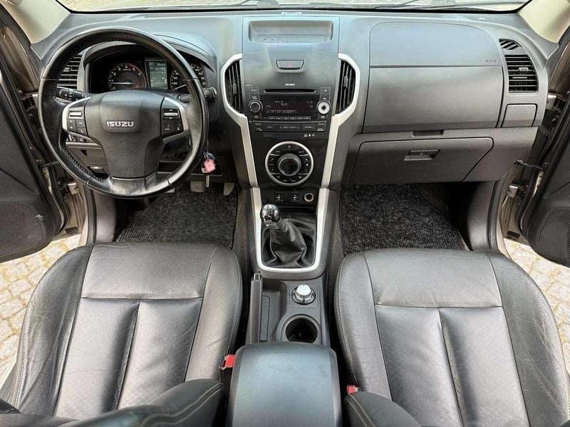 Usado Isuzu D-Max 163 HP (119 kW) 2017 Cinza Pickup