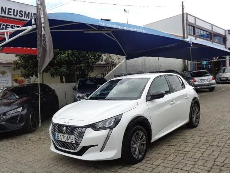 Branco Usado 2023 Peugeot e-208 Active Citadino | € 29.850 (Caro) - Imagem 1/1