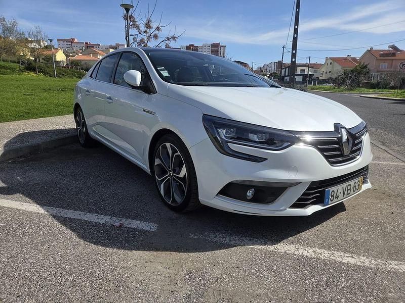Usado Renault Mégane IV 130 HP (95 kW) 2018 Sedan