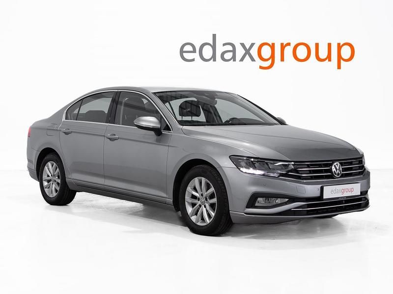 Cinza Usado 2020 VW Passat Business Sedan | € 18.490 (Preço justo) - Imagem 1/4