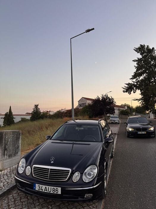 Usado 2003 Mercedes E220 Avantgarde Sedan | € 8.100 (Preço justo) - Imagem 1/4