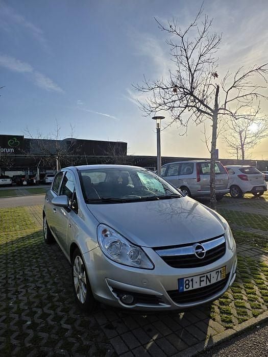 Usado Opel Corsa 75 HP (55 kW) 2008 Sedan