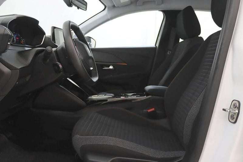 Usado Peugeot e-208 100 kW (136 HP) 2023 Branco Citadino