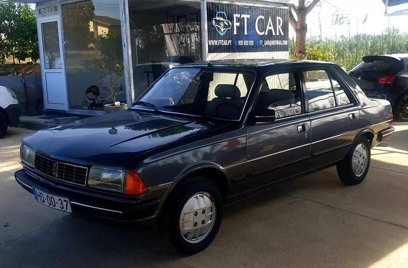Cinzento Usado 1987 Peugeot 305 Sedan | € 3.990 - Imagem 1/1