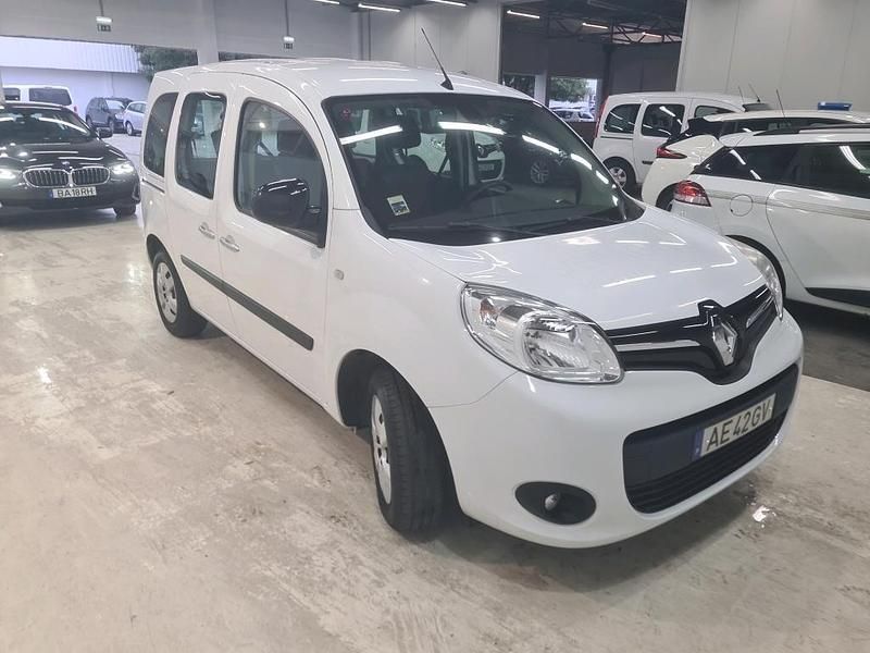 Usado Renault Kangoo Zen 95 HP (69 kW) 2020 Branco Monovolume