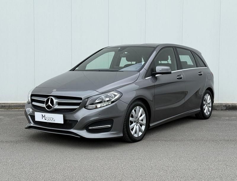 Usado Mercedes B200 Style 136 HP (100 kW) 2019 Cinza Monovolume
