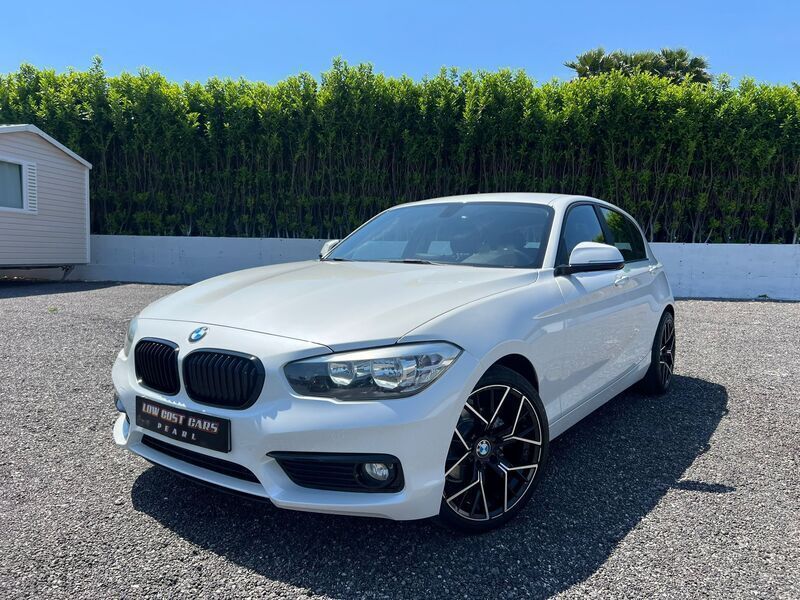 Branco Usado 2015 BMW 116 Efficient Dynamics Citadino | € 17.990 - Imagem 1/4