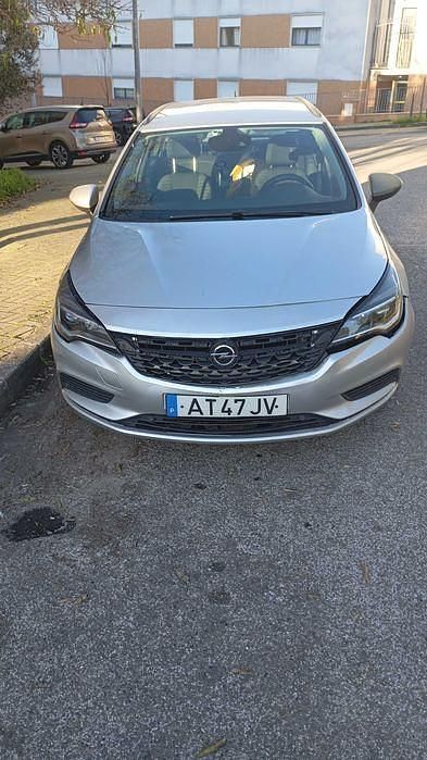 Usado 2018 Opel Astra Sedan | € 4.000 (Super Preço) - Imagem 1/4