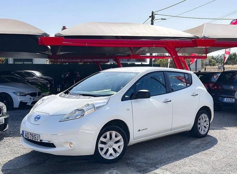 Branco Usado 2015 Nissan Leaf N-Connecta Citadino | € 9.950 - Imagem 1/4