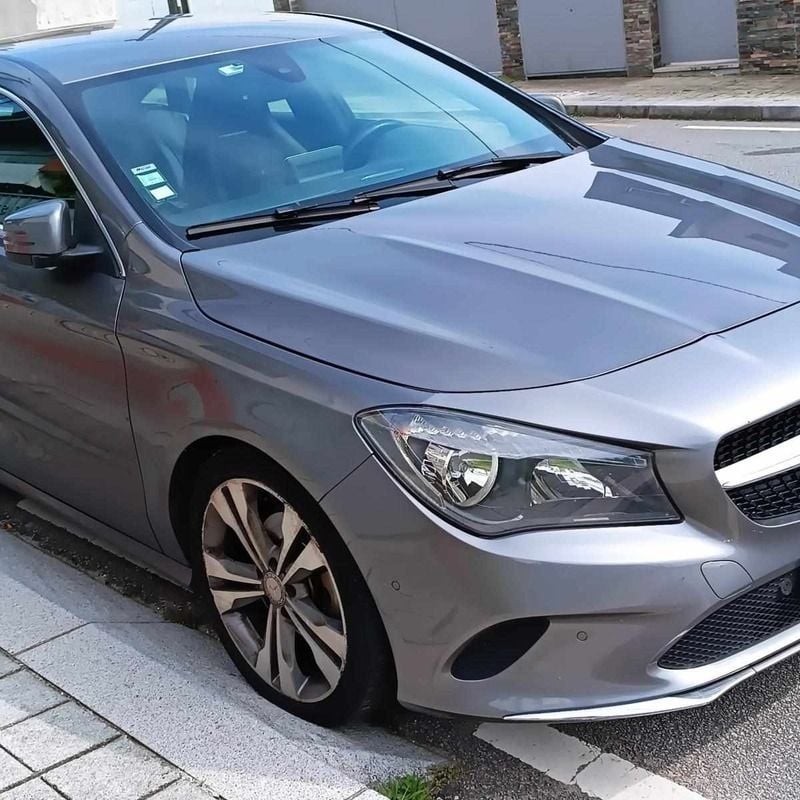 Cinzento Usado 2017 Mercedes CLA180 Urban Sedan | € 17.000 (Super Preço) - Imagem 1/4