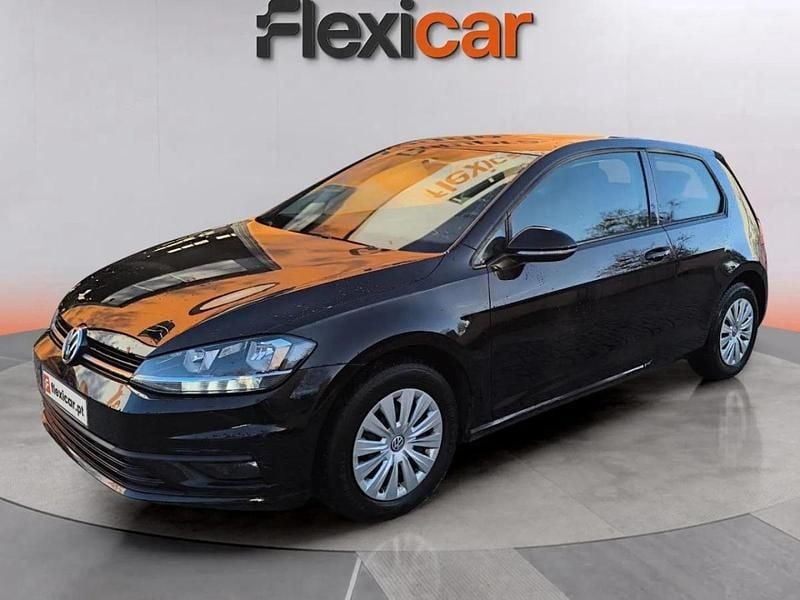 Usado VW Golf VII Trendline 110 HP (80 kW) 2018 Preto