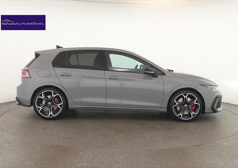 Usado VW Golf VIII 265 HP (194 kW) 2025 Cinzento