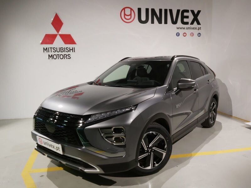 Cinza Usado 2023 Mitsubishi Eclipse Cross SUV | € 38.390 (Caro) - Imagem 1/4
