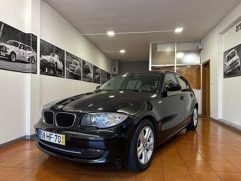 Preto Usado 2009 BMW 118 Citadino | € 11.300 (Preço justo) - Imagem 1/4