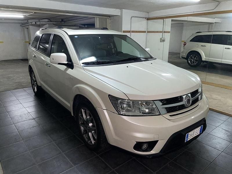 Usado 2012 Fiat Freemont Lounge SUV | € 3.000 - Imagem 1/4