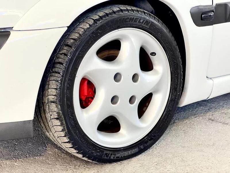 Usado Citroën Saxo 75 HP (55 kW) 2002 Branco Citadino