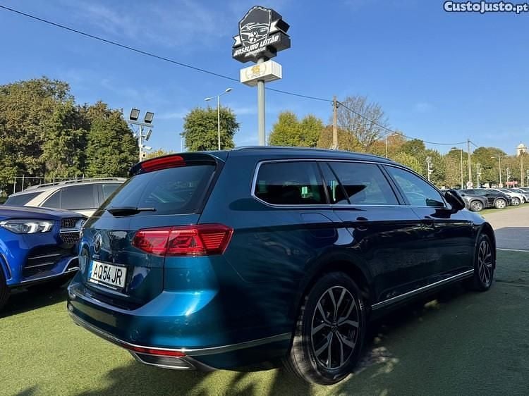 Azul Usado 2022 VW Passat GTE Carrinha | € 31.500 - Imagem 1/1