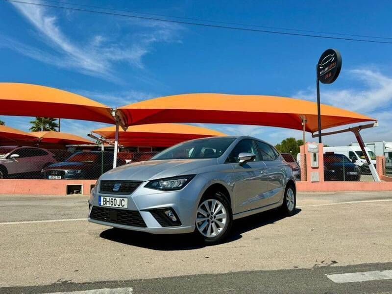 Cinzento platina Usado 2024 Seat Ibiza Style Citadino | € 21.950 (Preço elevado) - Imagem 1/4