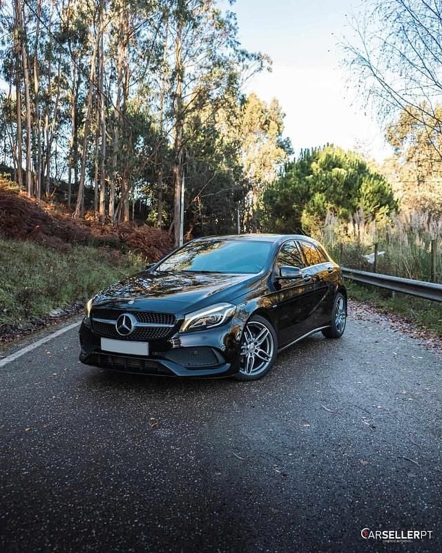 Preto Usado 2016 Mercedes A180 Citadino | € 18.500 (Preço elevado) - Imagem 1/4
