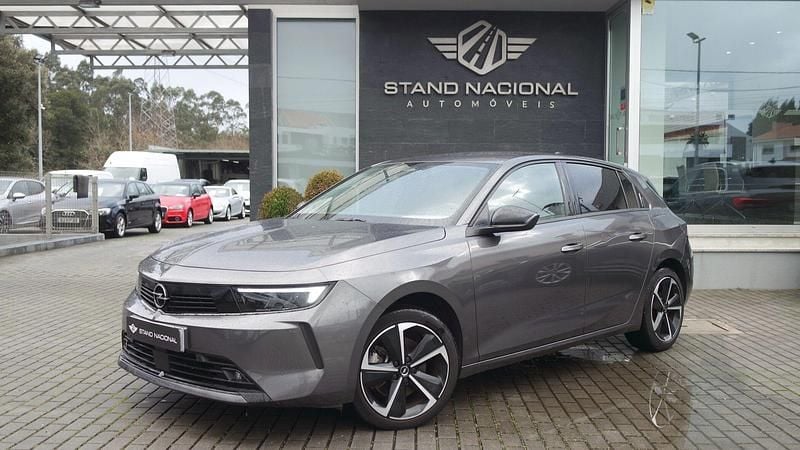 Cinzento Usado 2022 Opel Astra Elegance | € 23.900 (Preço elevado) - Imagem 1/4