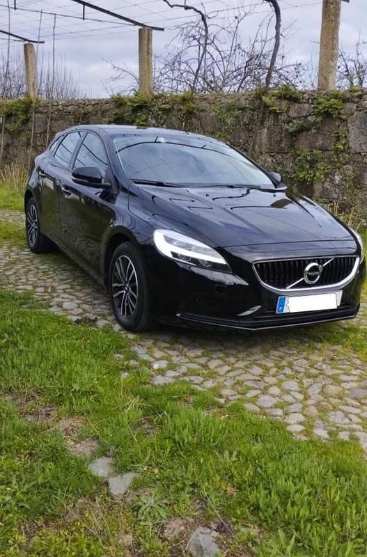 Usado Volvo V40 152 HP (111 kW) 2017 Preto Citadino