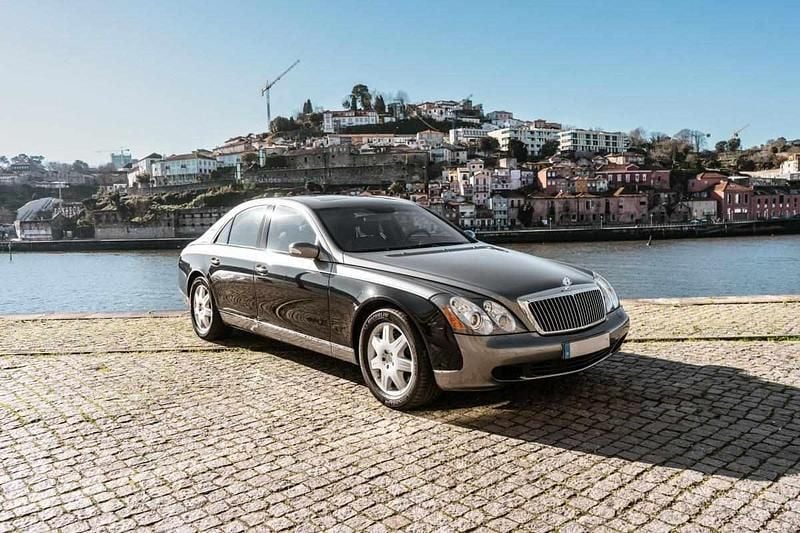 Cinzento Usado 2004 Maybach 57 Sedan | € 110.700 - Imagem 1/4