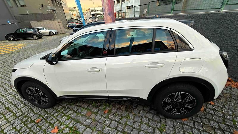 Usado Fiat 600E La Prima 114 kW (156 HP) 2025 Branco SUV