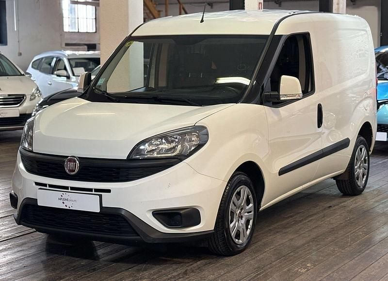 Usado Fiat Doblò 105 HP (77 kW) 2021 Branco Monovolume