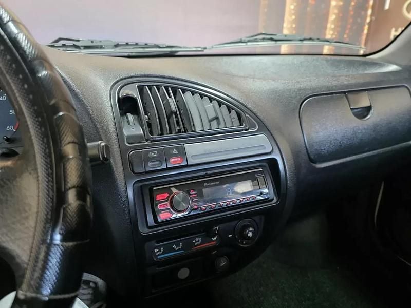 Usado Citroën Saxo 42 HP (30 kW) 2000 Branco Citadino