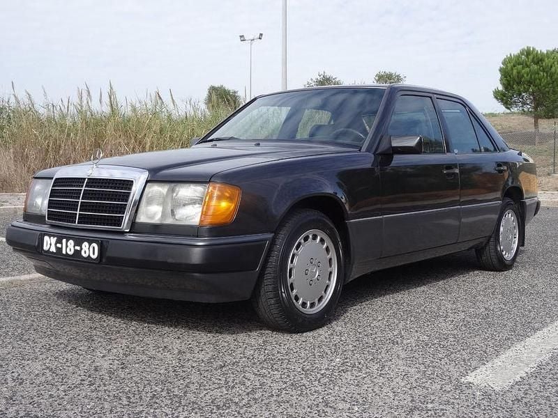 Usado 1990 Mercedes 200 Sedan | € 7.950 - Imagem 1/4
